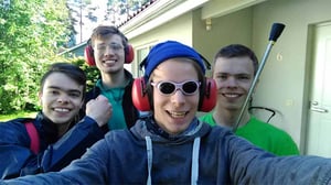 Ylävitoset on kaveriporukan perustama maalausalan kevytyritys