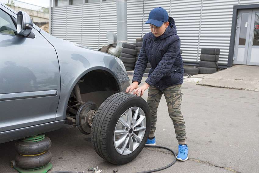 Kevytyrittäjyys soveltuu erinomaisesti keikkatöihin ja palvelun myymiseen. Se on myös alaikäiselle turvallinen tapa kokeilla yrittäjyyttä.