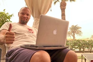 Marko Männistö on graafikko, graafisen suunnittelun medianomi ja laskuttaa työnsä Omapajan kevytyrittäjänä.